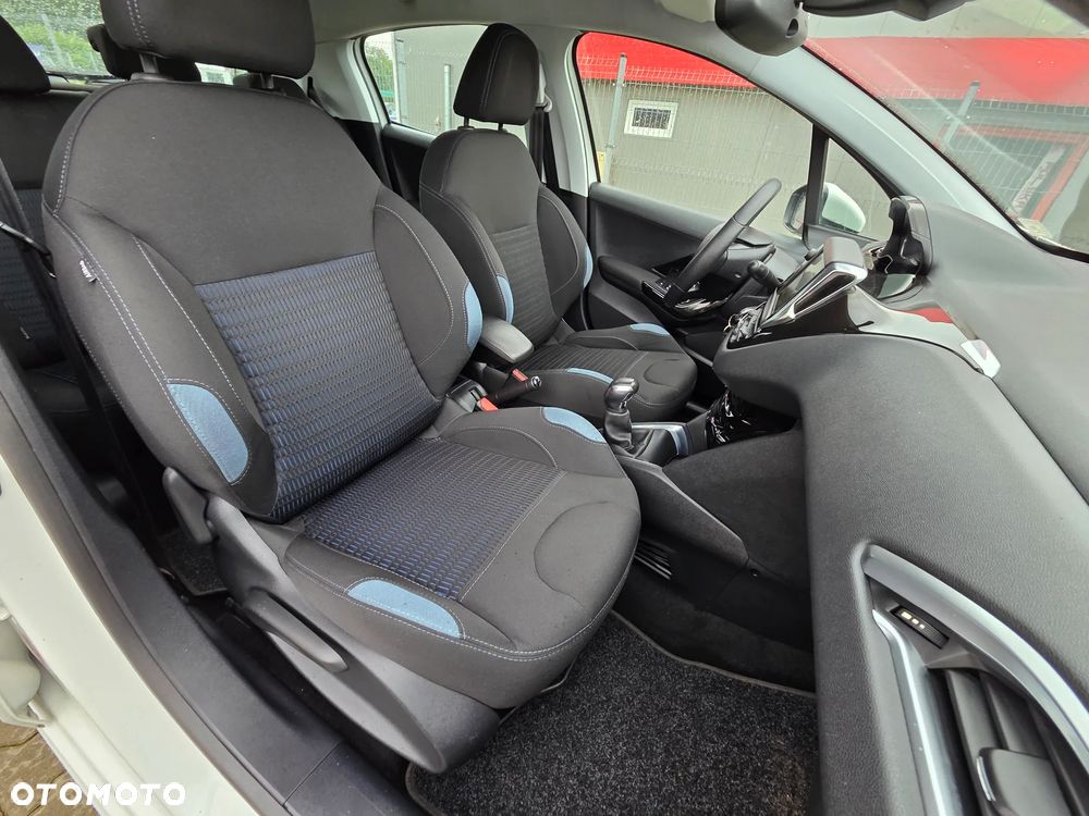 Peugeot 208 1.2 PureTech Allure - 28