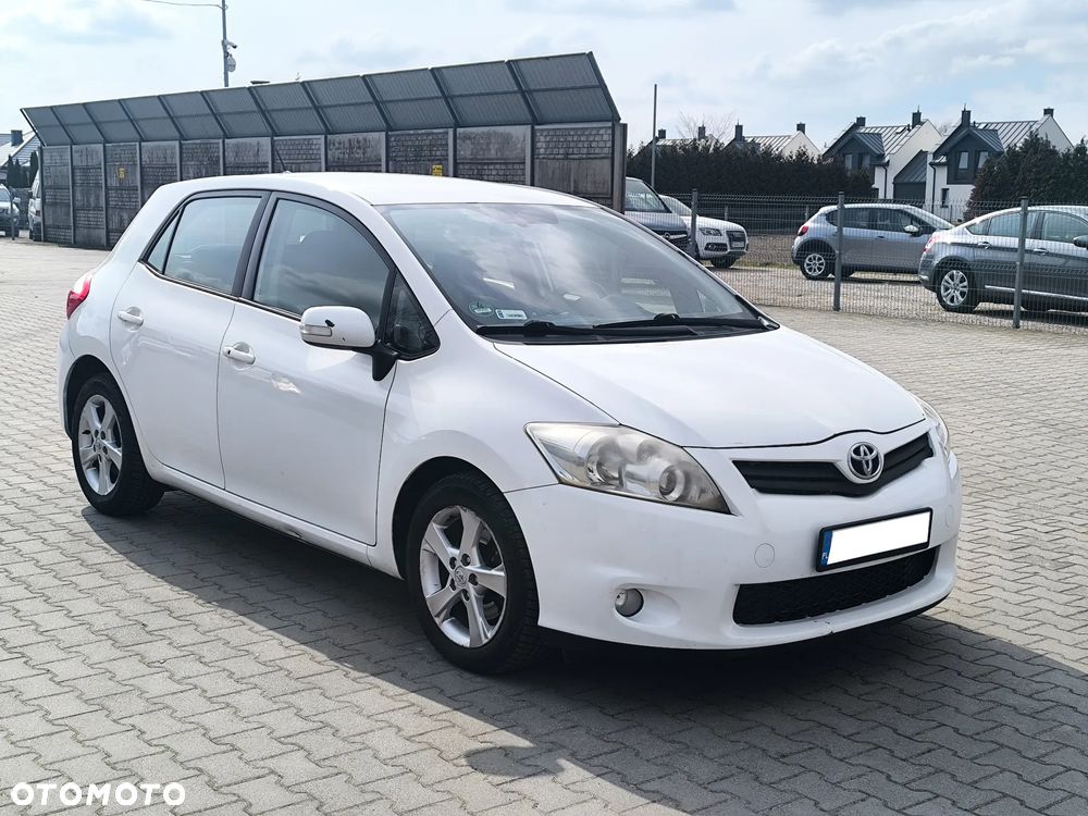 Toyota Auris 2.0 D-4D Edition - 2