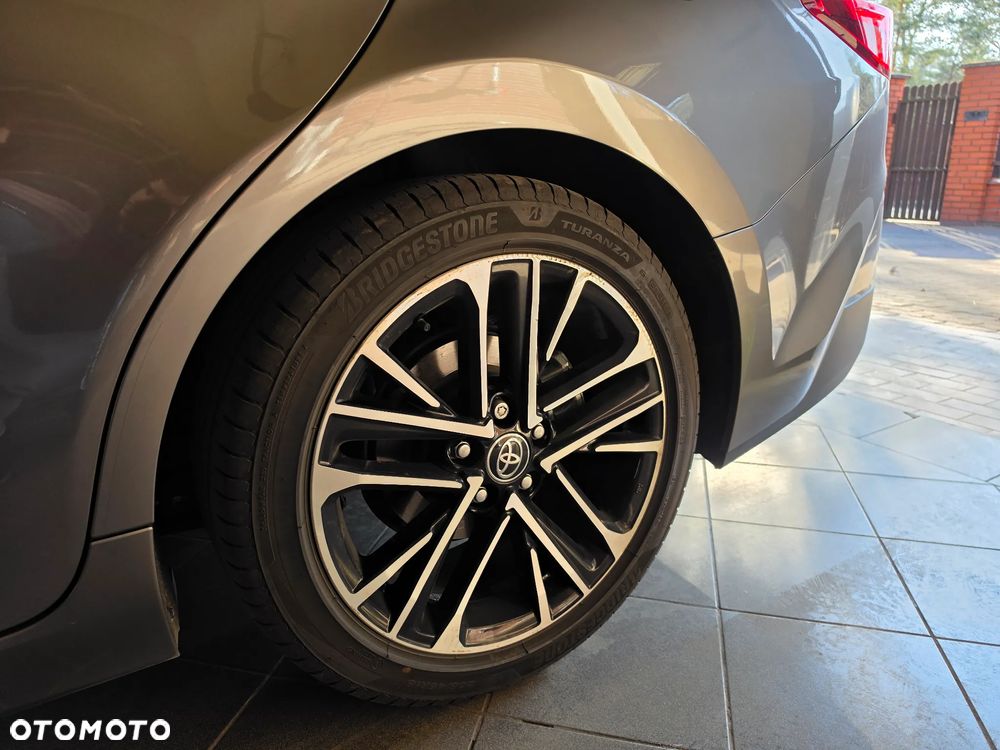 Toyota Camry 2.5 Hybrid Dynamic Force Executive e-CVT - 36
