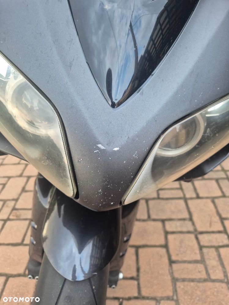 Yamaha R1 - 13