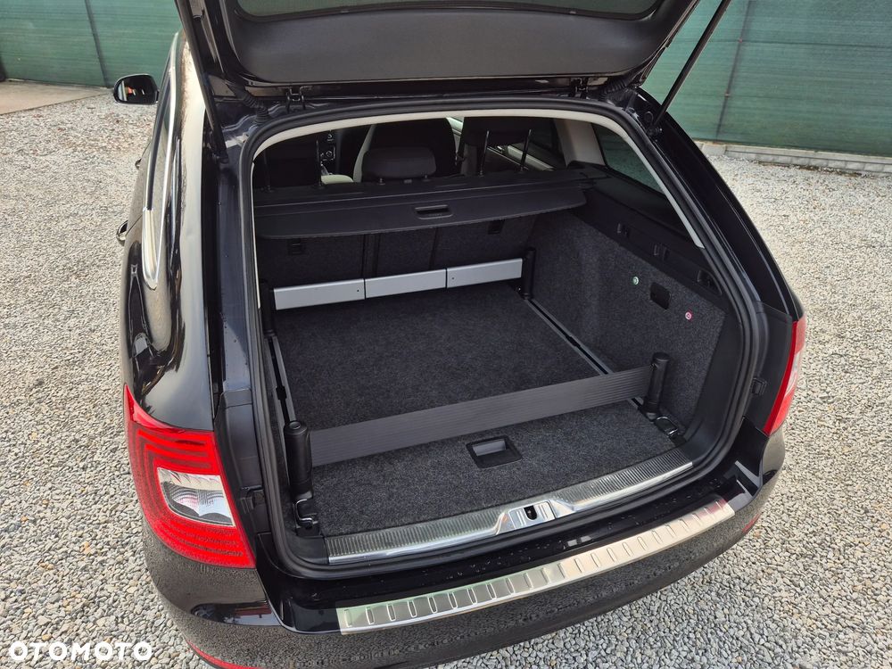 Skoda Superb 2.0 TDI PD DSG Elegance - 26