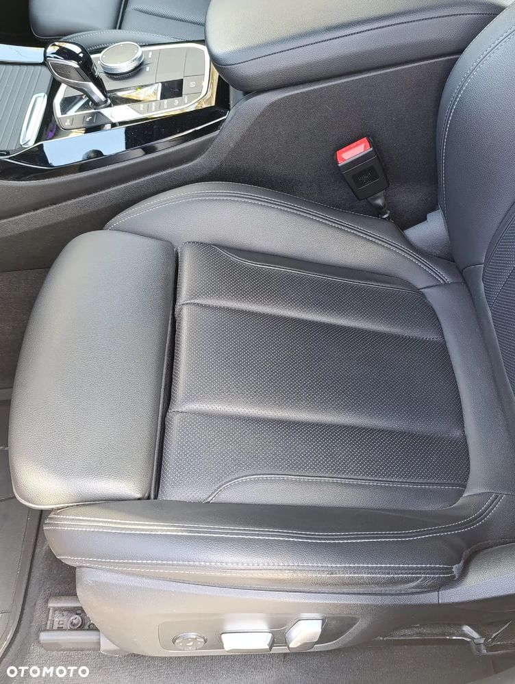 BMW X3 xDrive20d - 17