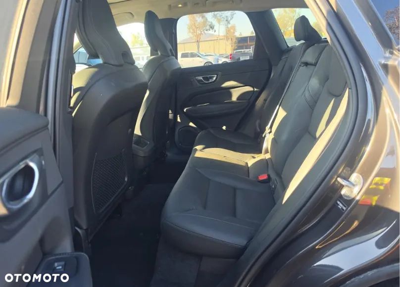 Volvo XC 60 B5 B AWD Plus Bright - 11