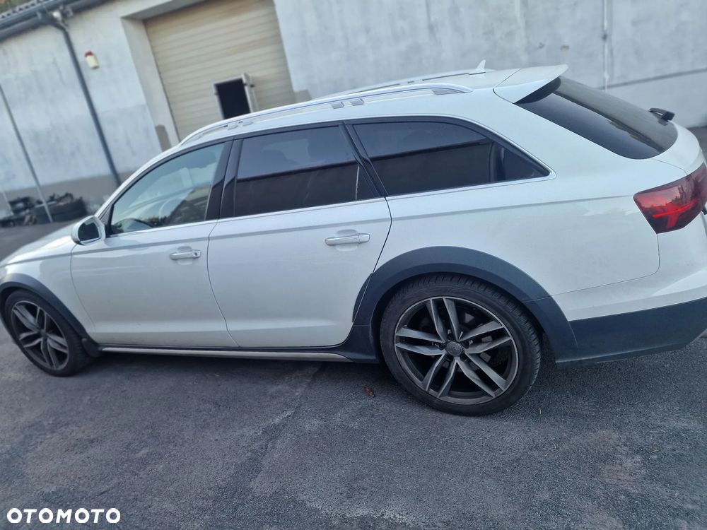 Audi A6 Allroad - 12