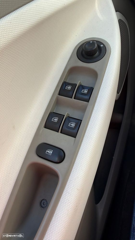 Renault Zoe (c/ Bateria) 22 kwh Life - 5