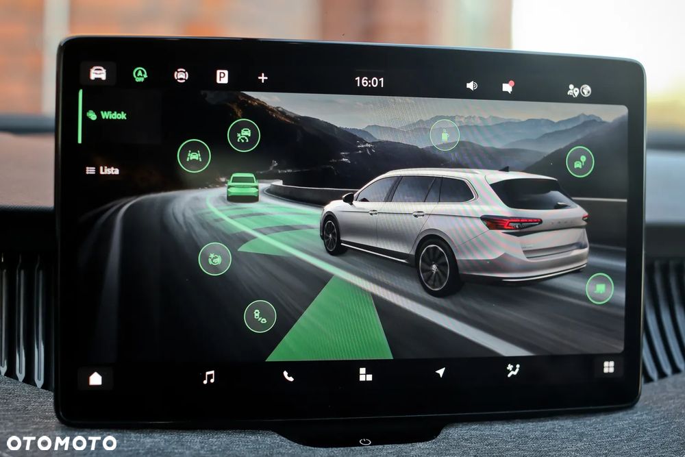 Skoda Superb 2.0 TDI SCR Selection DSG - 19