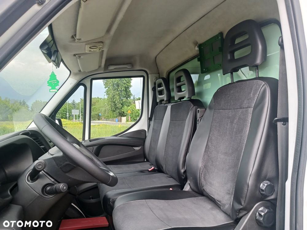 Iveco Daily 35S11 E5 Izoterma 2016r Chłodnia 289 tyś km Mroźnia Agregat zasilanie zew 230V - 28