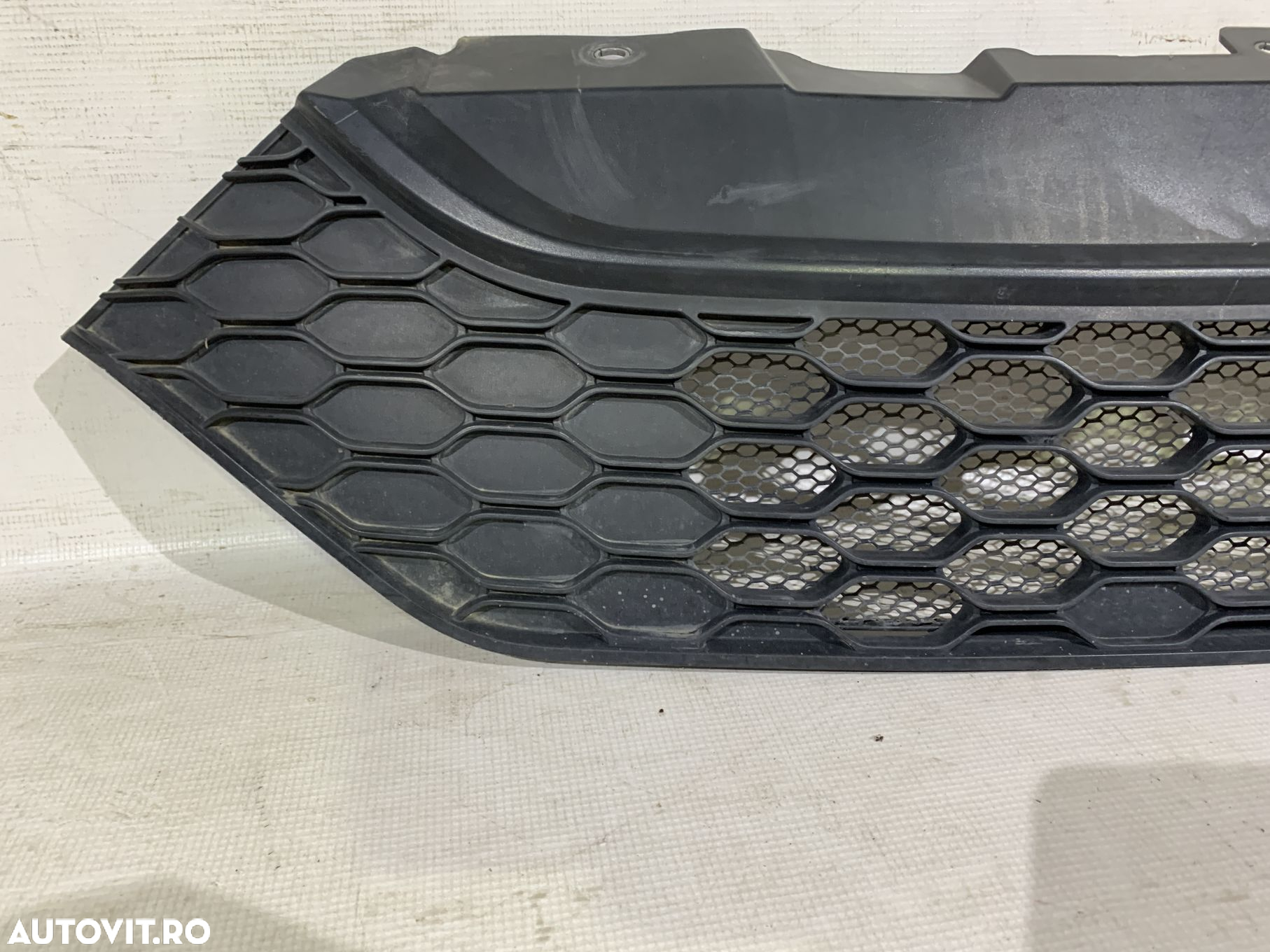 Grila radiator Iveco Daily, 2014, 2015, 2016, 2017, 2018, 2019, cod origine OE 5801587018. - 2