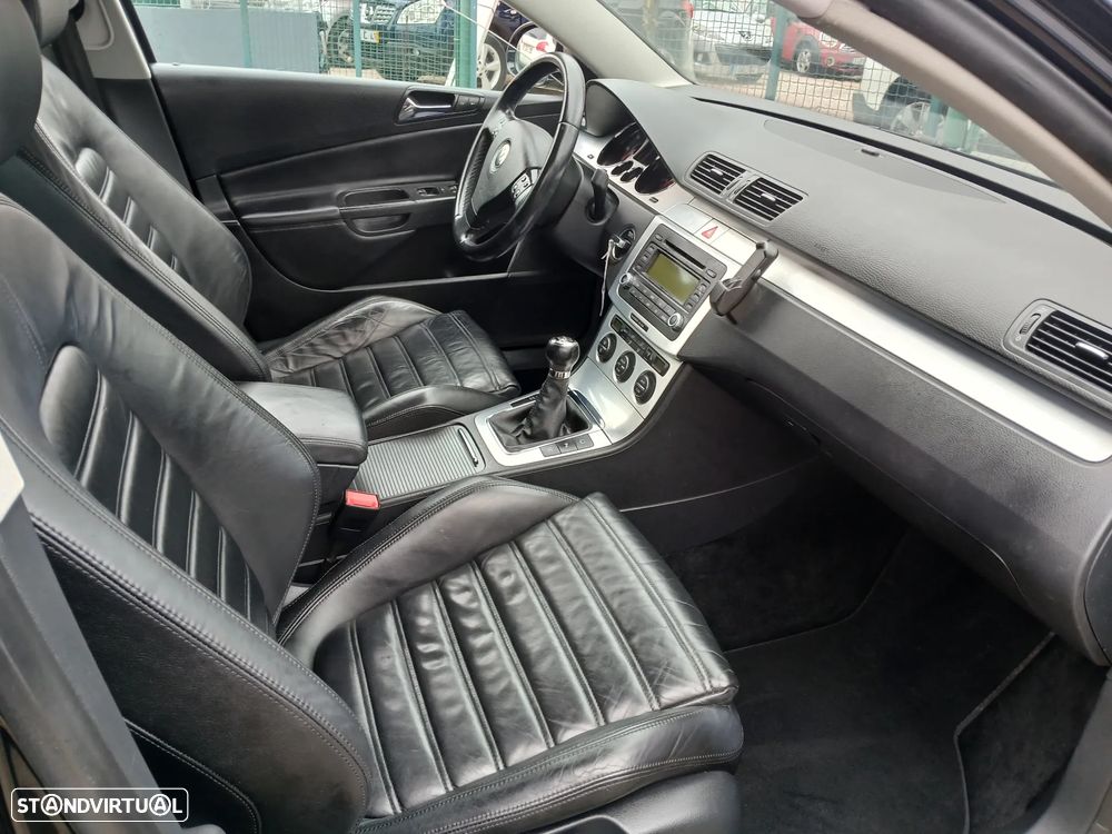 VW Passat 2.0 TDI Highline - 28