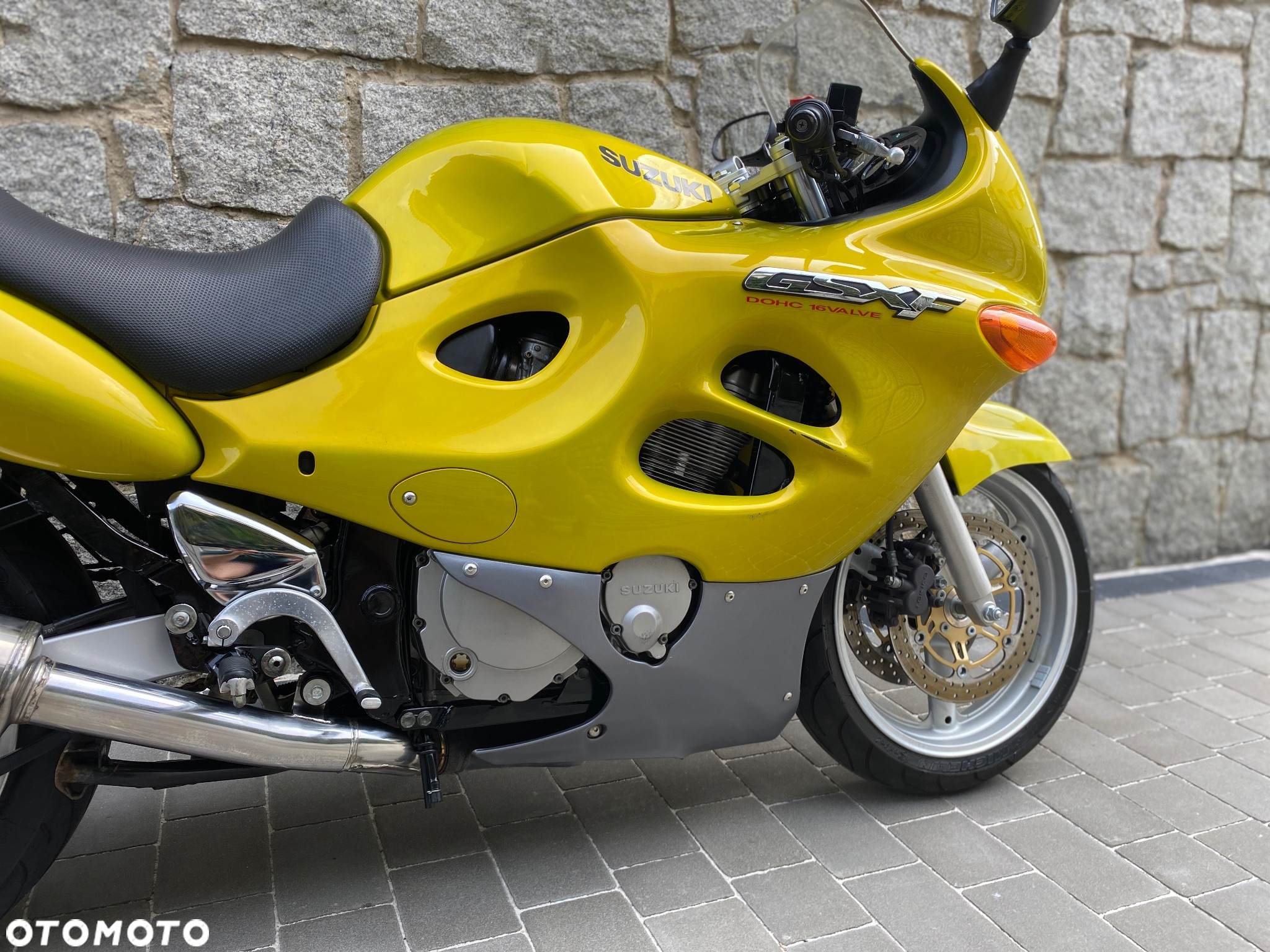 Suzuki GSX - 6