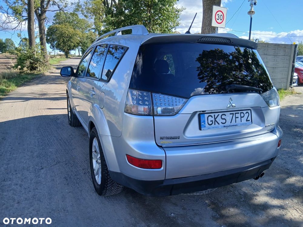 Mitsubishi Outlander 2.2 DID Intense + - 14