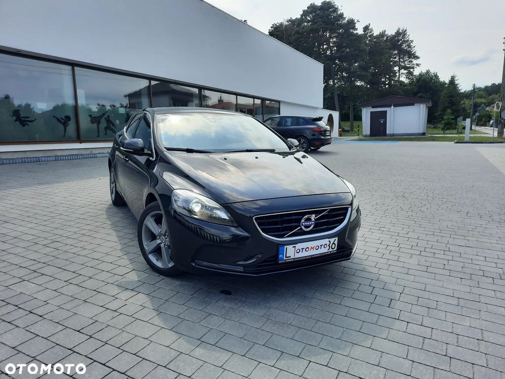 Volvo V40 D3 Momentum - 4