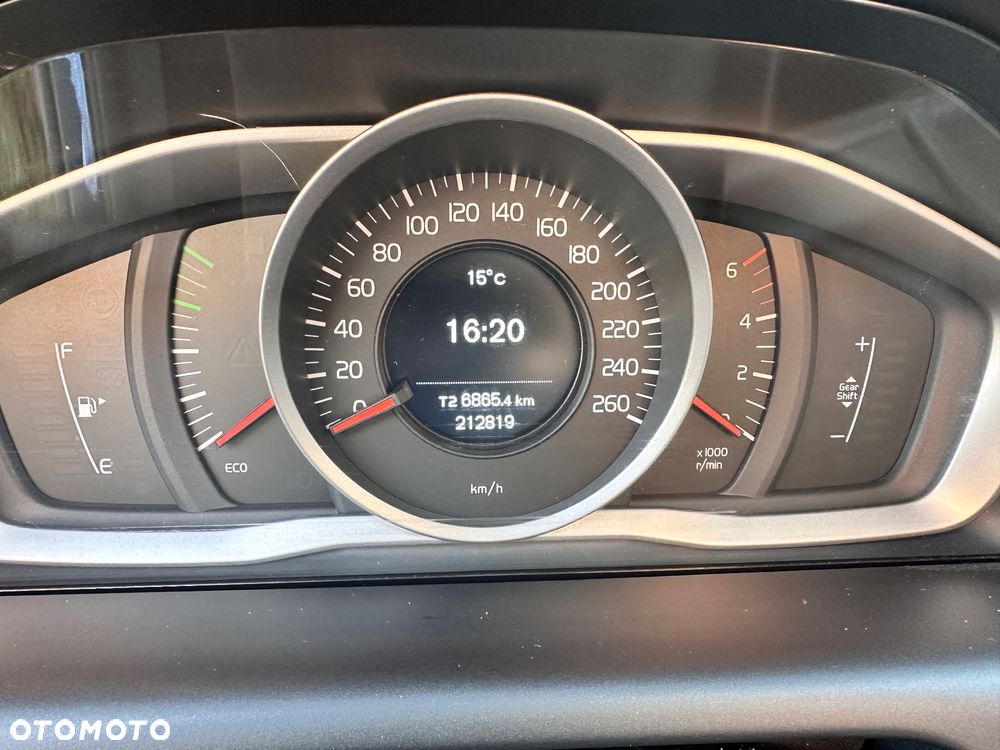 Volvo XC 60 D3 Momentum - 11