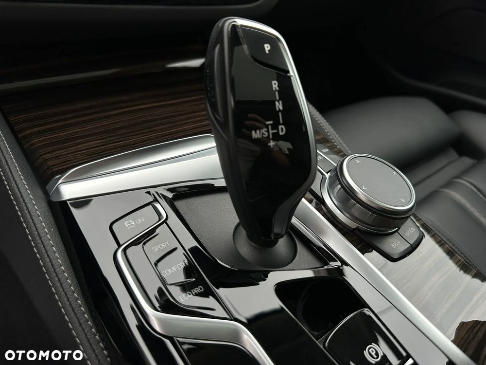 BMW Seria 5 530d xDrive mHEV Luxury Line - 30