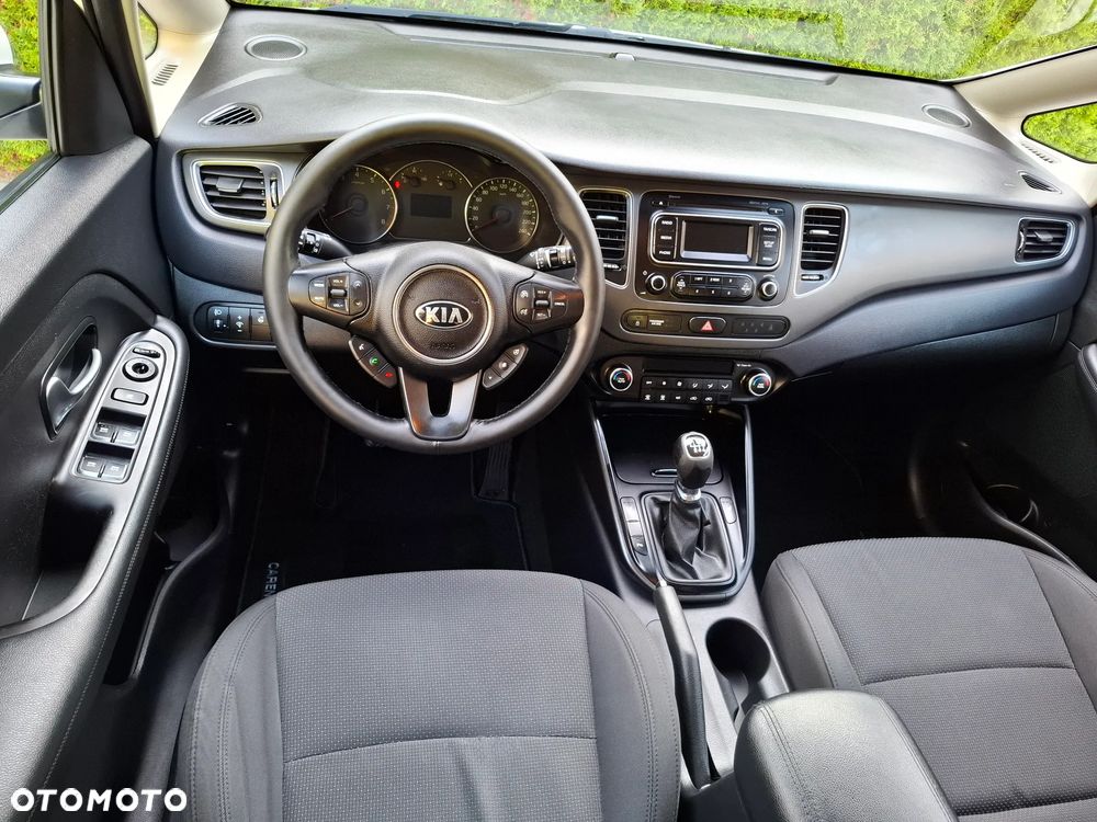 Kia Carens - 9