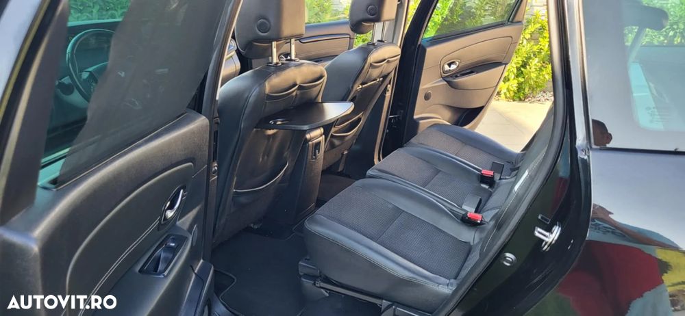 Renault Grand Scenic - 10