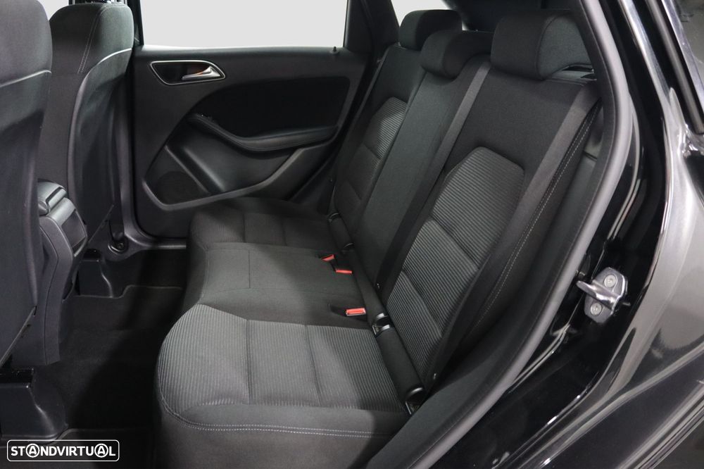 Mercedes-Benz B 180 - 12