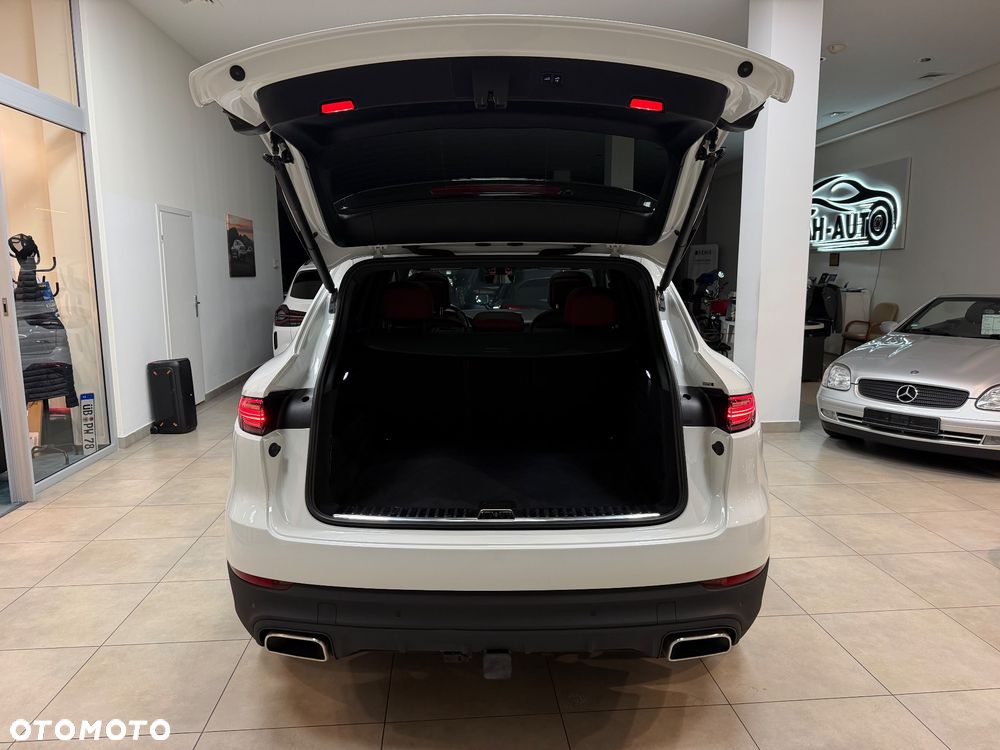 Porsche Cayenne Platinum Edition - 37