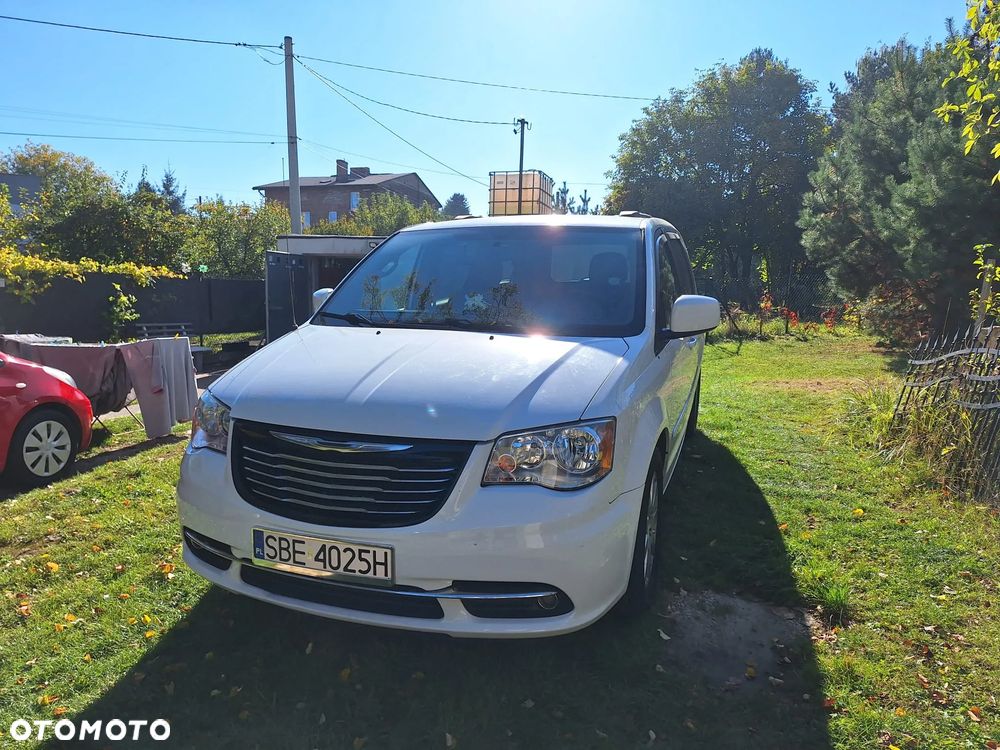 Chrysler Town & Country - 17