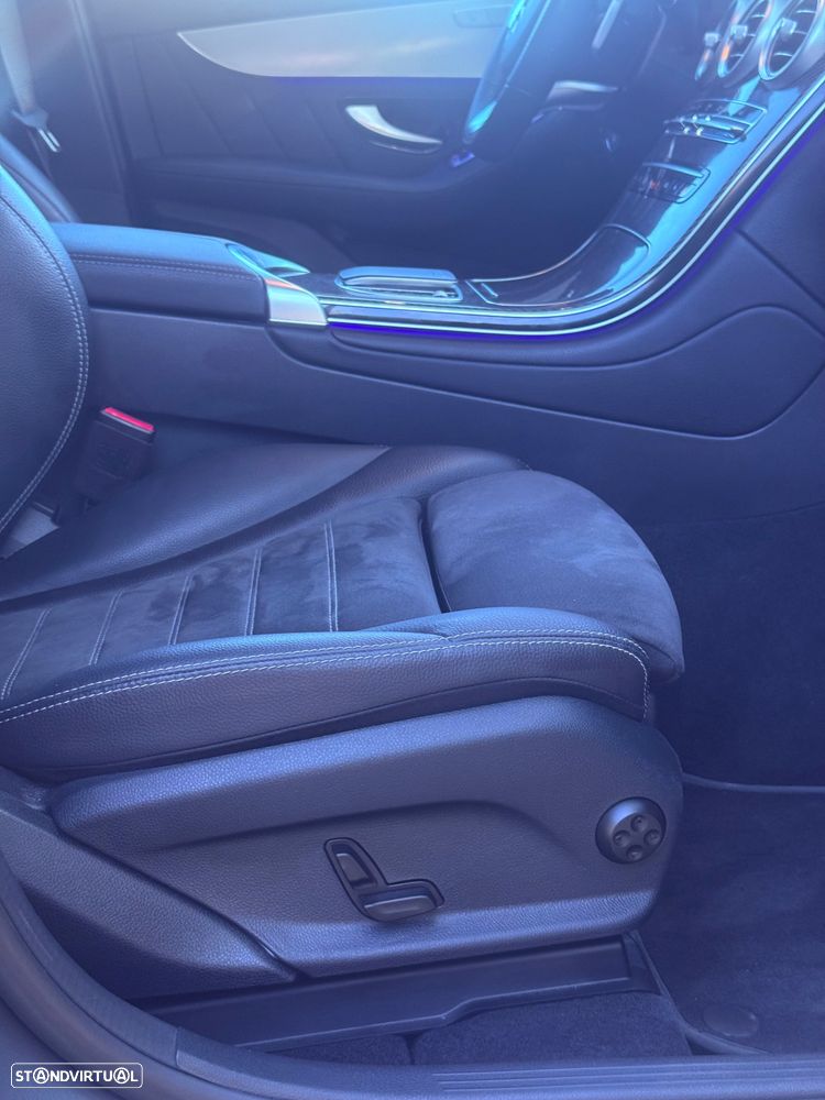 Mercedes-Benz GLC 300 de 4Matic 9G-TRONIC AMG Line - 24