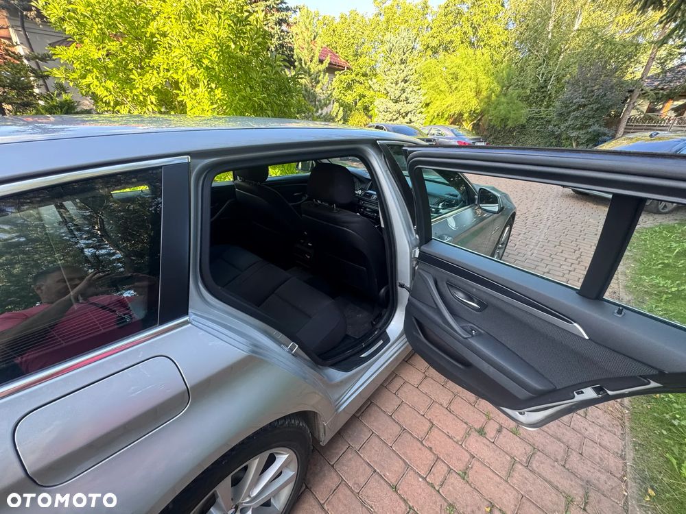 BMW Seria 5 525d - 9