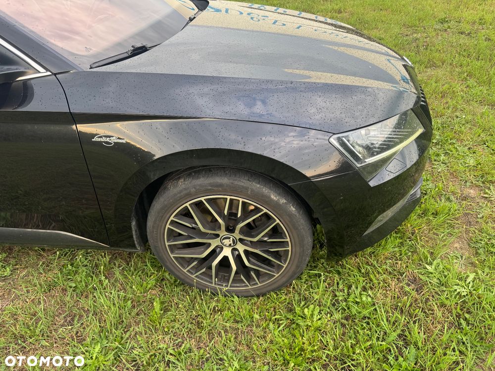 Skoda Superb 2.0 TDI 4x4 L&K DSG - 25