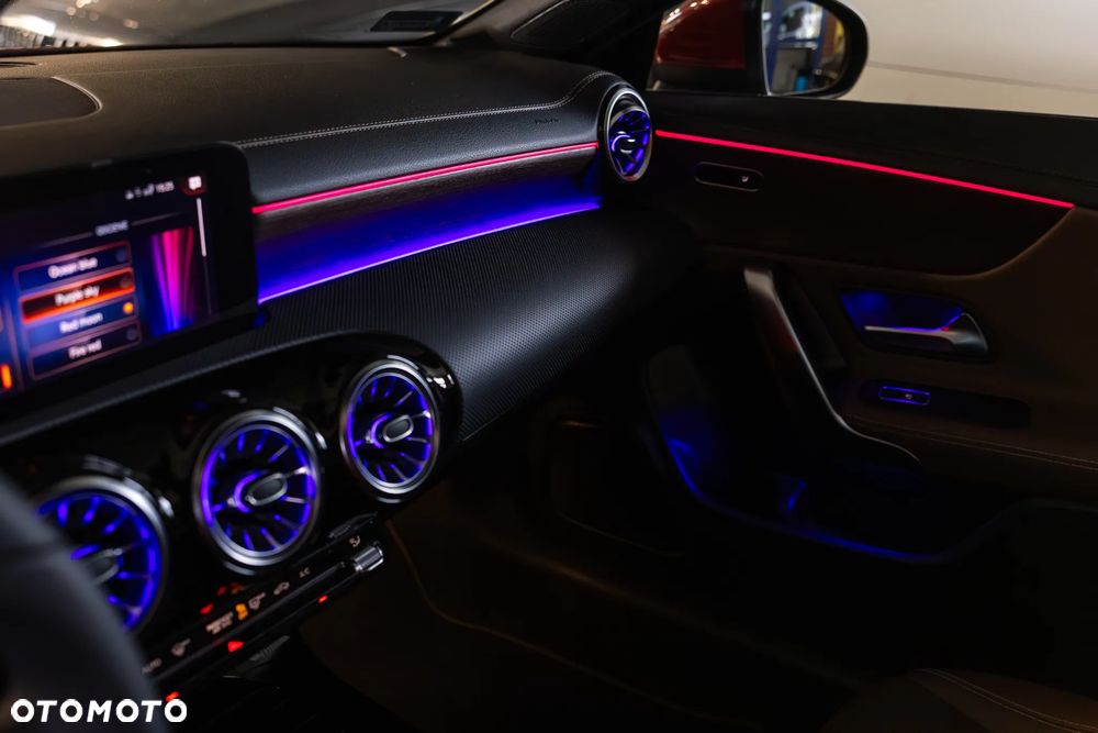 Mercedes-Benz CLA 250 Progressive 7G-DCT - 20