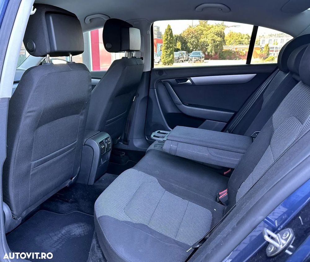 Volkswagen Passat - 26