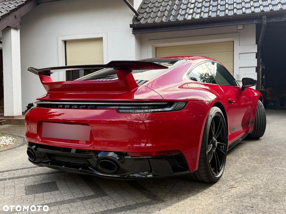 Porsche 911 Carrera GTS - 6