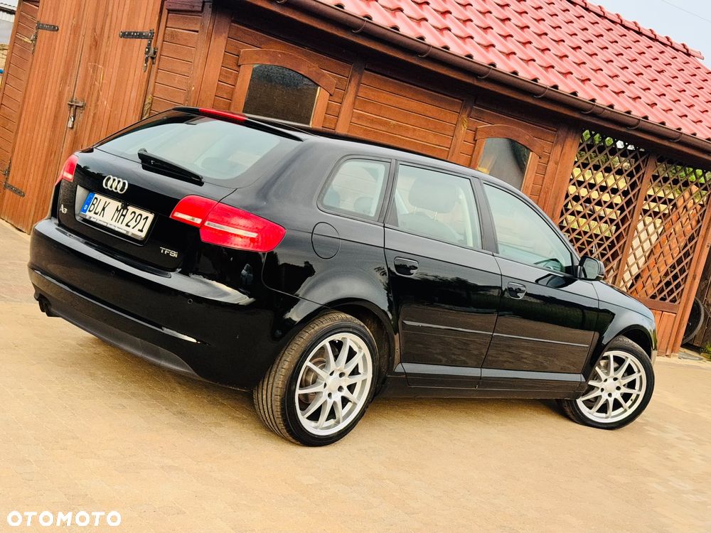 Audi A3 Sportback 1.4 TFSI S tronic Ambiente - 2