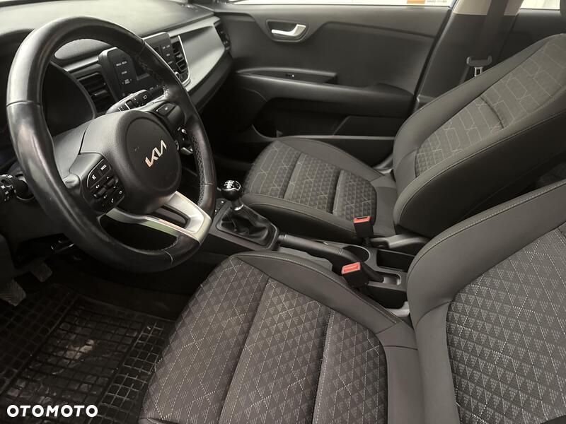 Kia Rio 1.2 M - 11