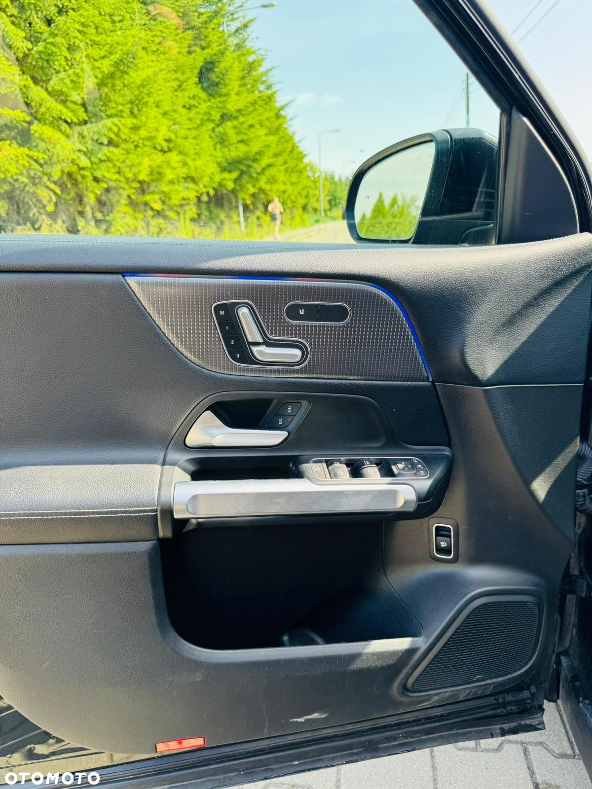 Mercedes-Benz GLB 250 4Matic 8G-DCT - 13
