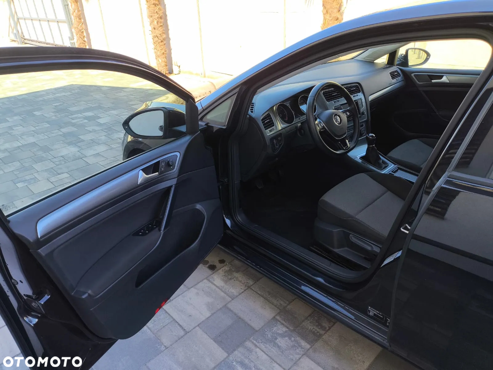 Volkswagen Golf 1.6 TDI BlueMotion Technology Comfortline - 12