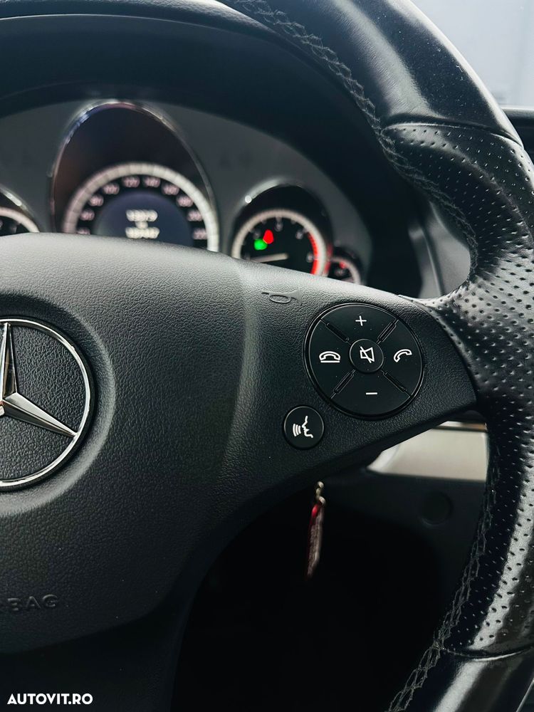 Mercedes-Benz E 220 CDI DPF BlueEFFICIENCY 7G-TRONIC Avantgarde - 27