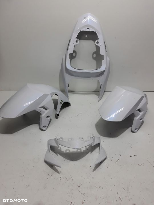 SUZUKI GSR 750 OGON OWIEWKA CZASZA CZACHA BŁOTNIK