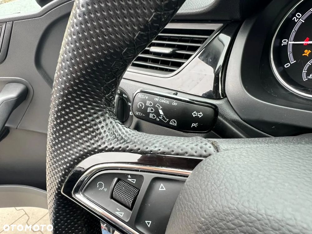 Skoda RAPID 1.0 TSI Style - 11