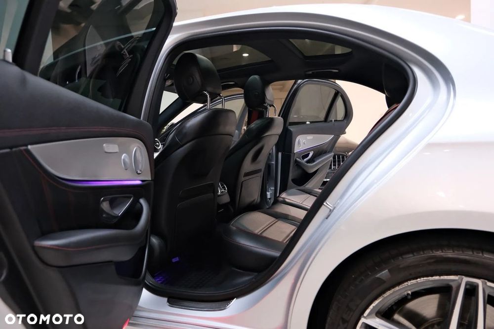 Mercedes-Benz Klasa E 43 AMG 4Matic 9G-TRONIC - 23