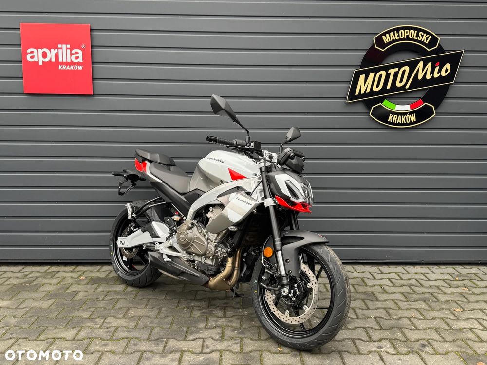 Aprilia Tuono - 1