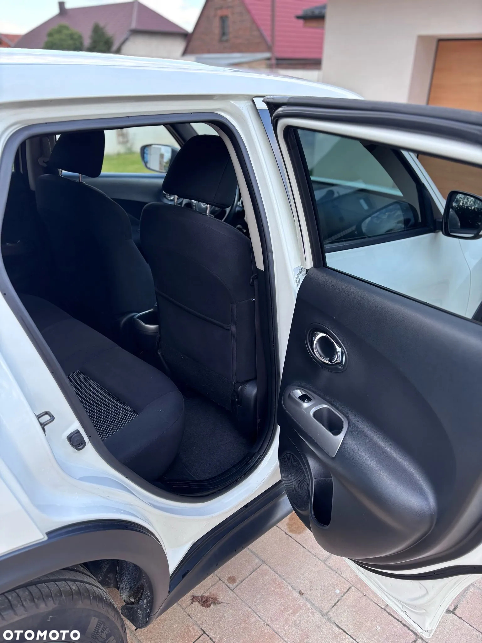 Nissan Juke 1.2 DIG-T N-Connecta EU6 - 10