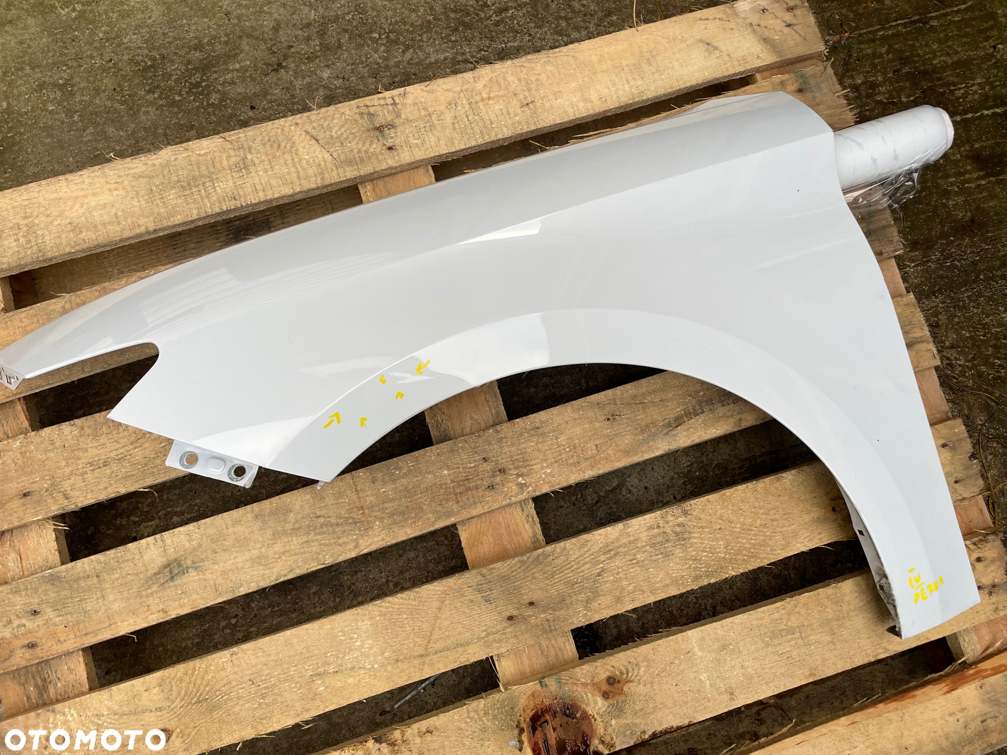 BŁOTNIK PRZÓD LEWY SEAT LEON IV BIAŁA PERŁA - 18
