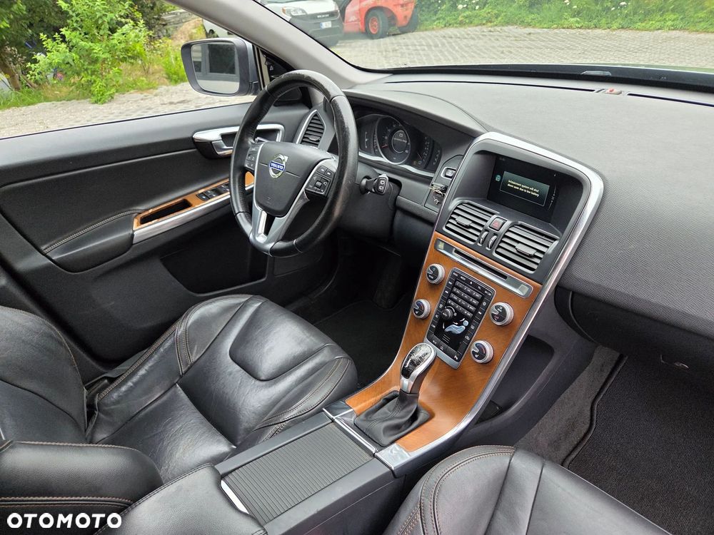 Volvo XC 60 T5 AWD Drive-E Momentum - 9