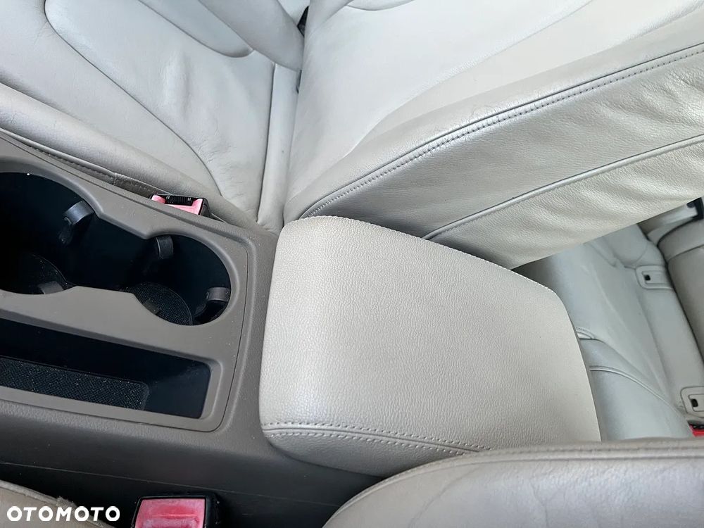 Audi A4 Avant 2.0 TDI DPF Ambition - 25