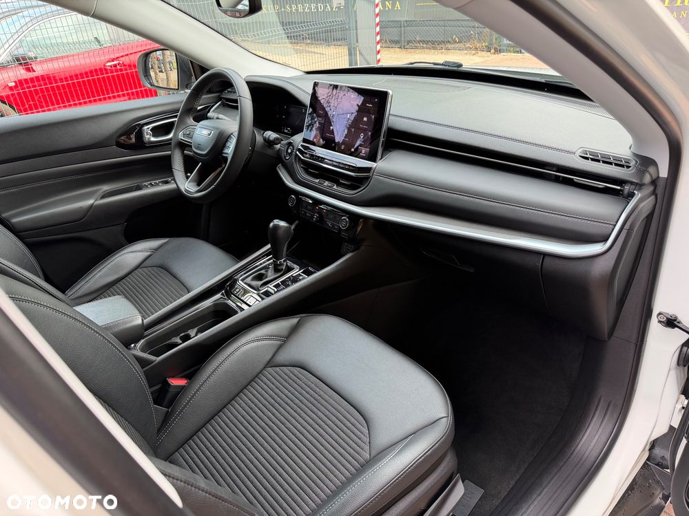 Jeep Compass - 33