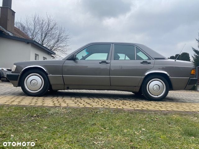 Mercedes-Benz W201 (190) - 28
