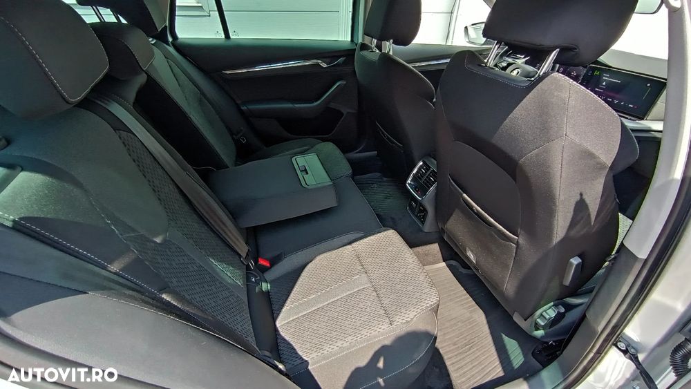 Skoda Octavia Combi 2.0 TDI DSG Style - 16