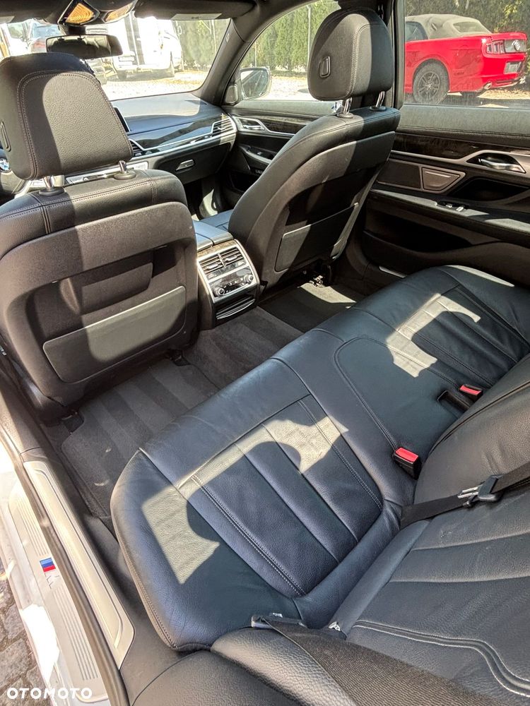 BMW Seria 7 740Li - 23