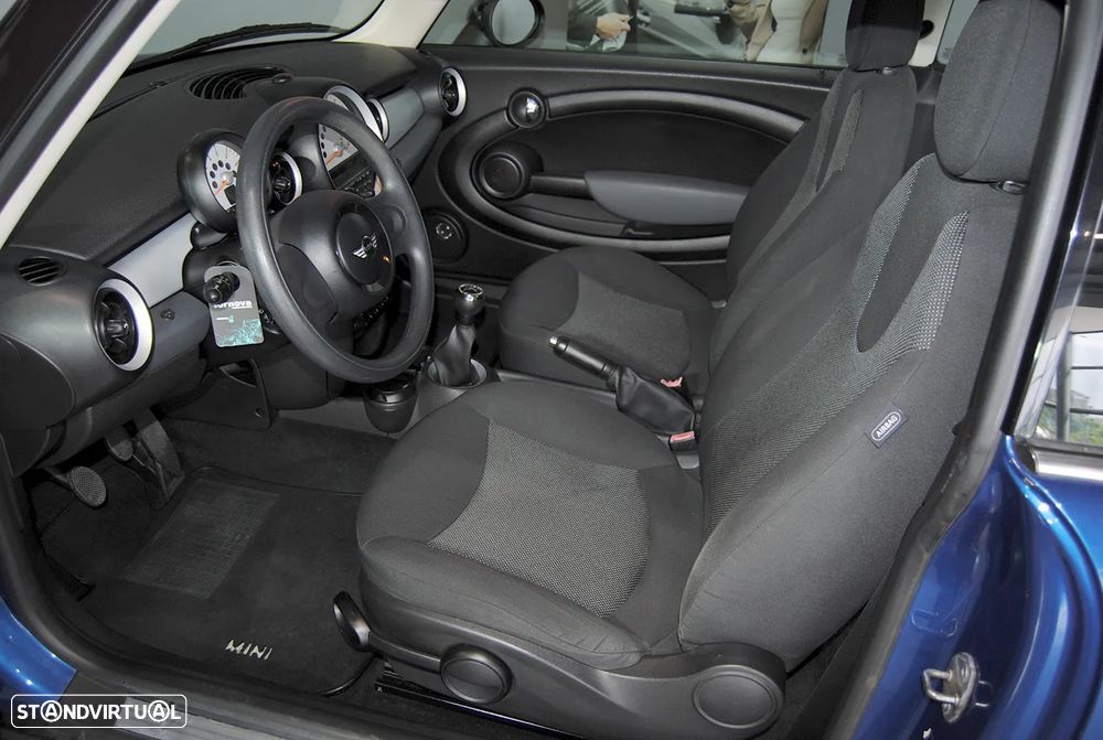 MINI 3 Portas One D - 15