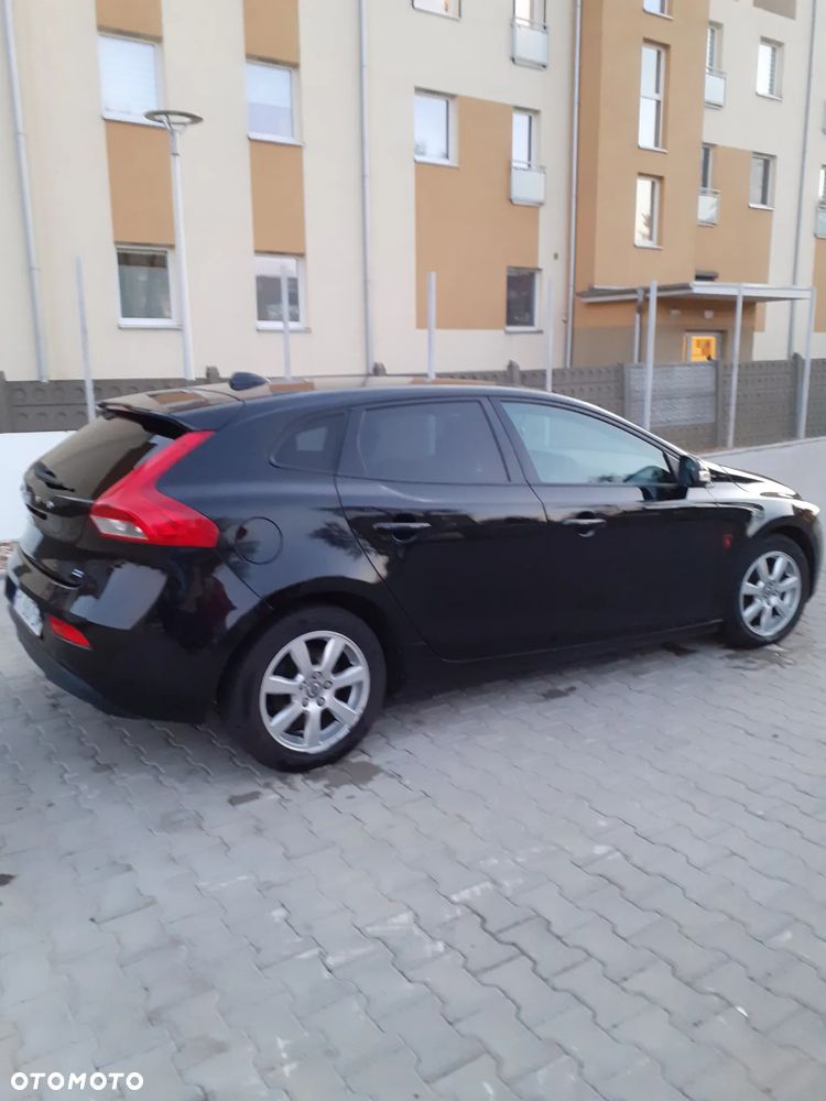 Volvo V40 D2 Momentum - 4