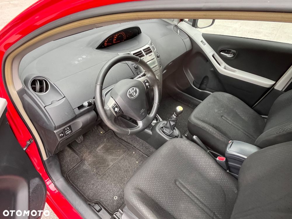 Toyota Yaris - 7
