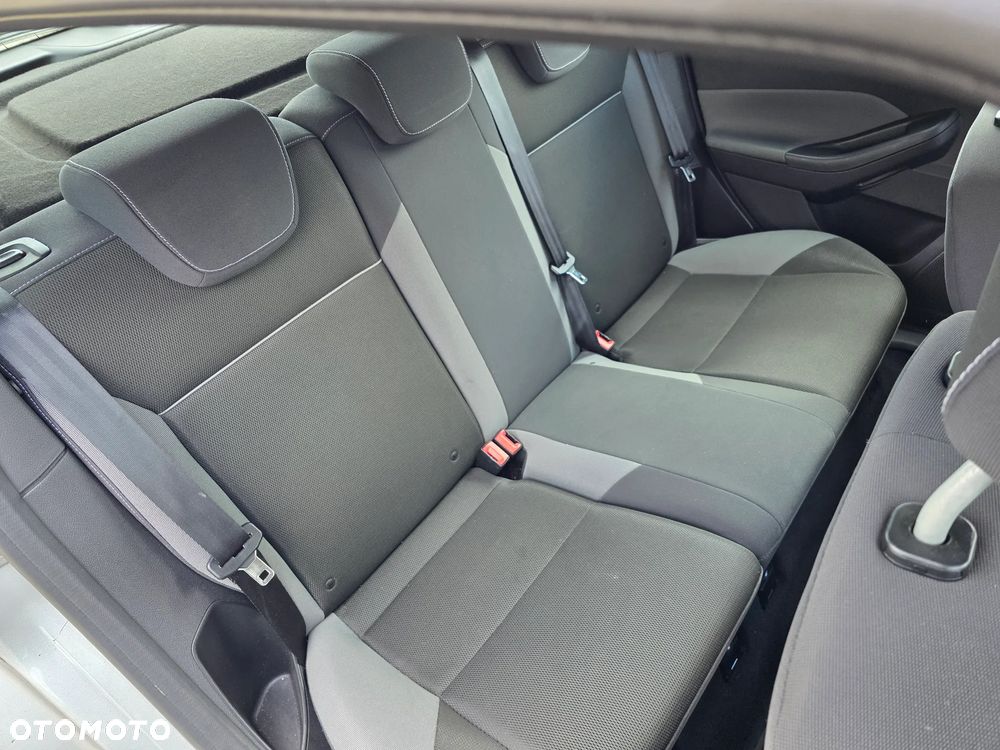 Ford Focus 1.6 Ambiente - 18